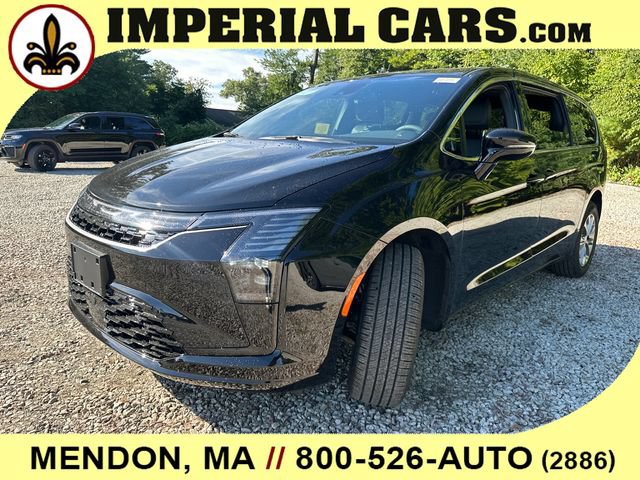 New 2027 Chrysler Pacifica Select AWD/4WD image 5