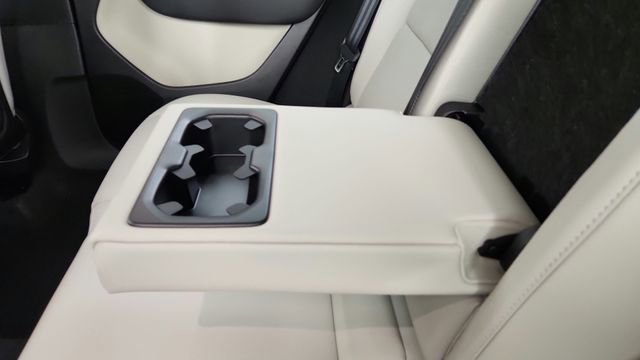 Certified 2026 Volvo XC40 B5 Plus w/ Protection Package Premier AWD/4WD image 30