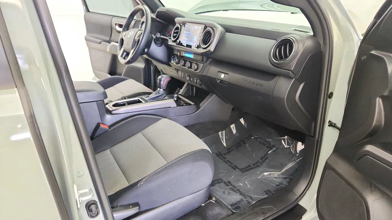 Used 2023 Toyota Tacoma TRD Off-Road AWD/4WD image 14