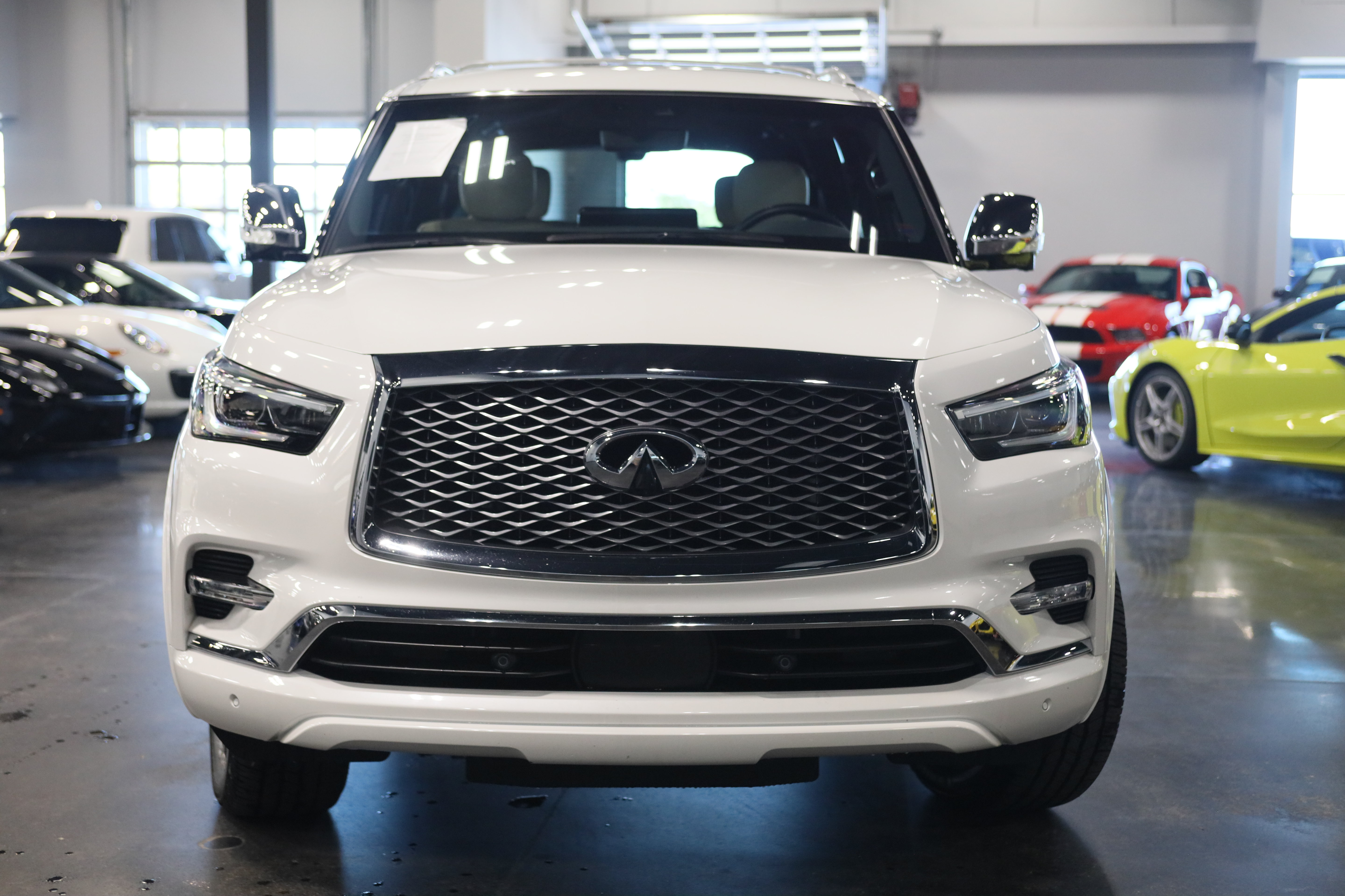 Used 2024 INFINITI QX80 Sensory w/ Cargo Package AWD/4WD image 2