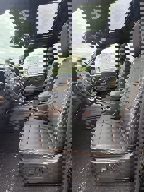 New 2026 GMC Canyon Denali w/ LPO, Denali Black Edition image 12