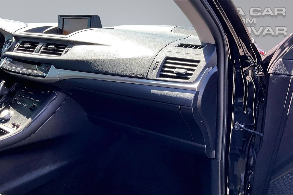 Used 2012 Lexus CT 200h Premium w/ Leather Pkg FWD image 17