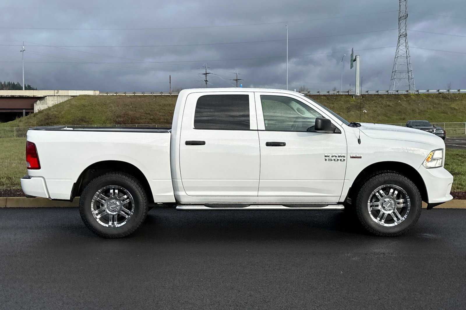 Used 2016 RAM 1500 Express image 2