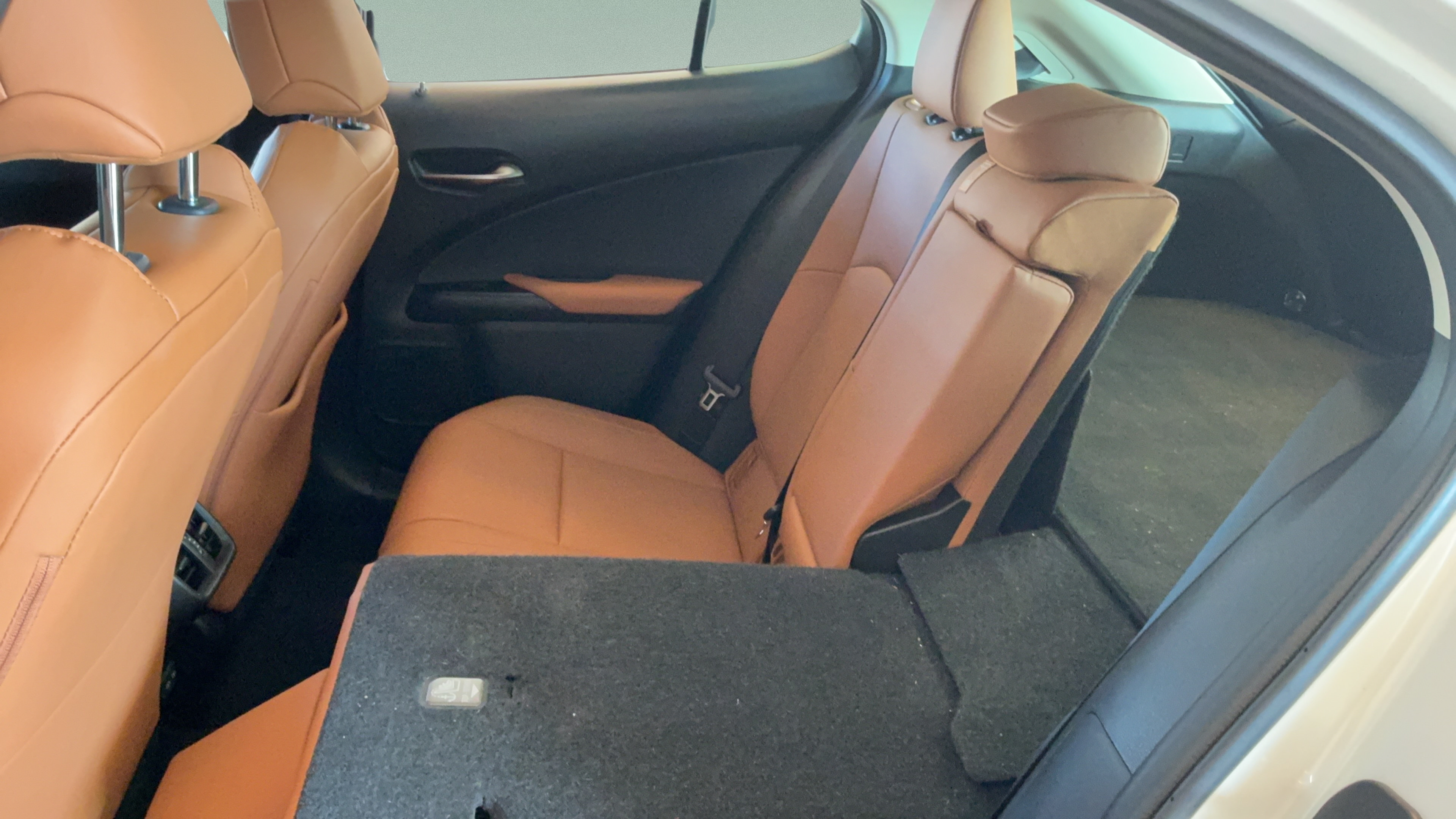 Used 2022 Lexus UX 250h w/ Accessory Package (Z2) AWD/4WD image 41