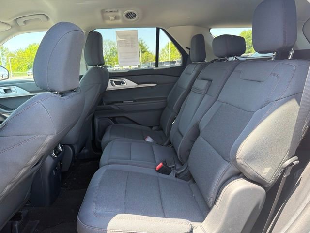 Used 2025 Ford Explorer Active RWD image 18