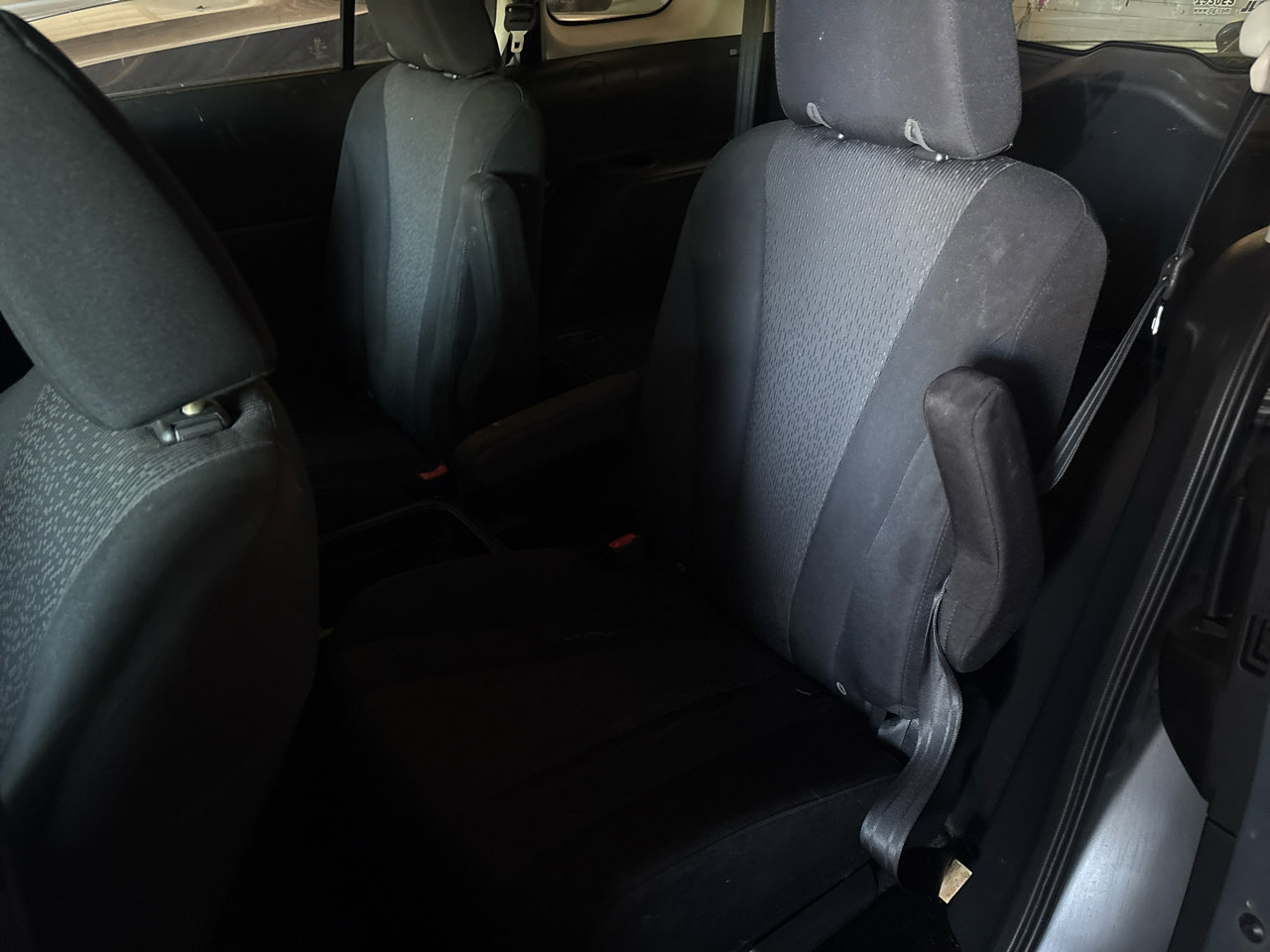 Used 2012 MAZDA MAZDA5 Sport image 4