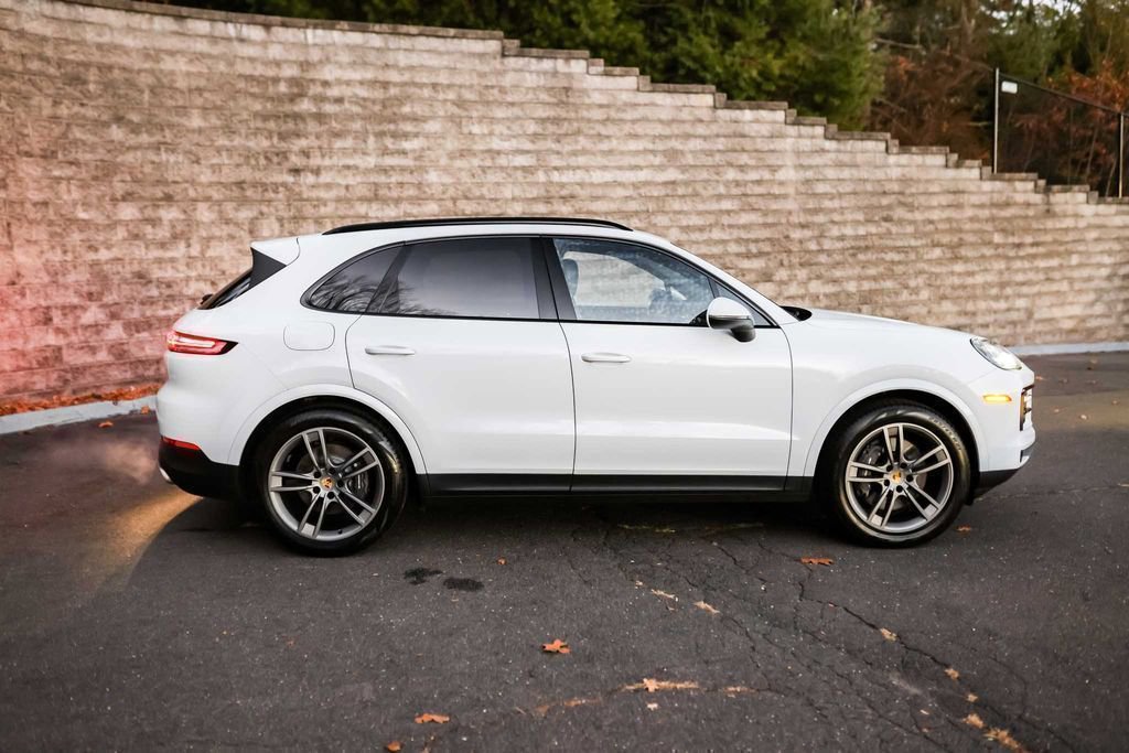 Used 2024 Porsche Cayenne image 3