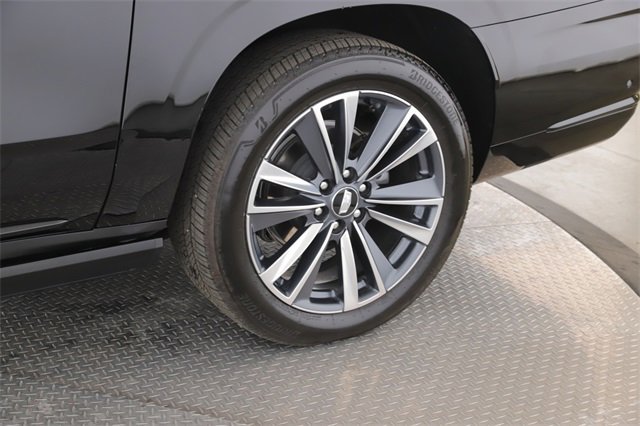 Used 2025 Cadillac Escalade ESV Sport image 14