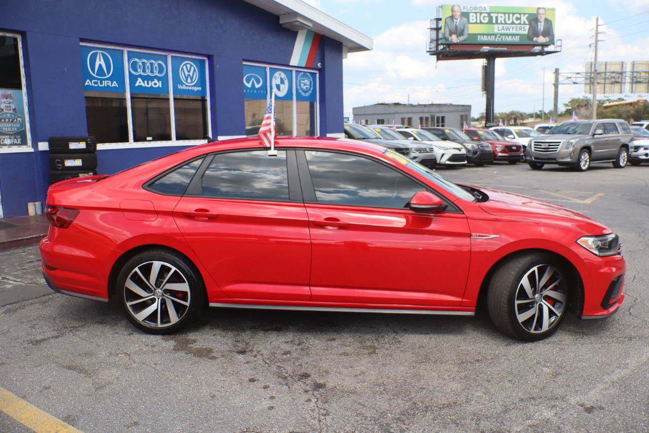 Used 2020 Volkswagen Jetta GLI FWD image 2