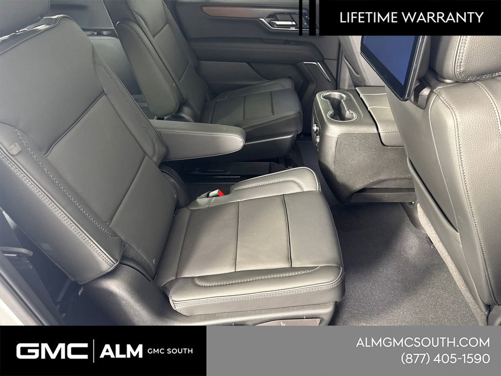 New 2026 GMC Yukon XL Denali w/ Denali Reserve Package image 17