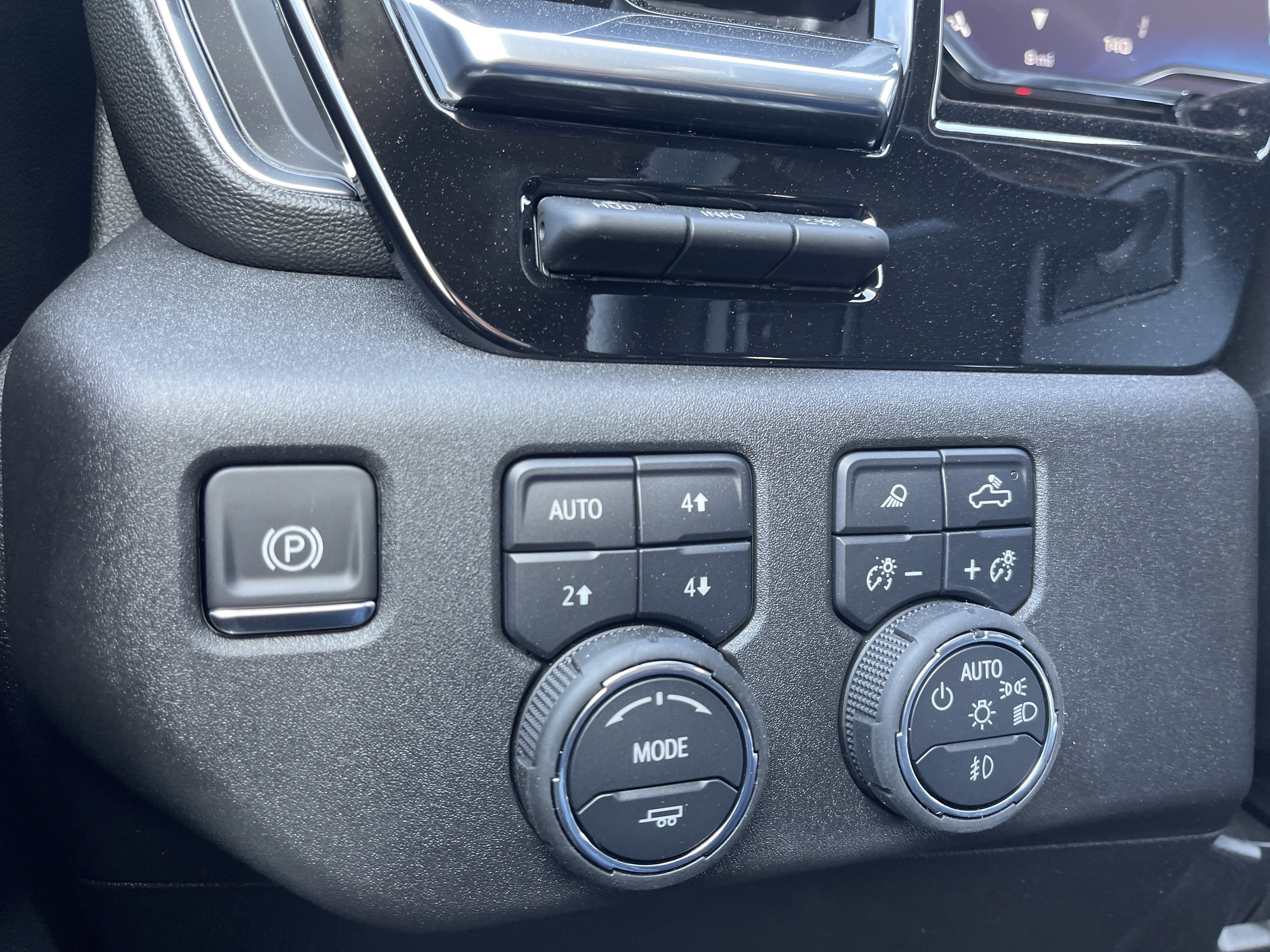 New 2025 Chevrolet Silverado 2500 High Country w/ Midnight Edition image 21