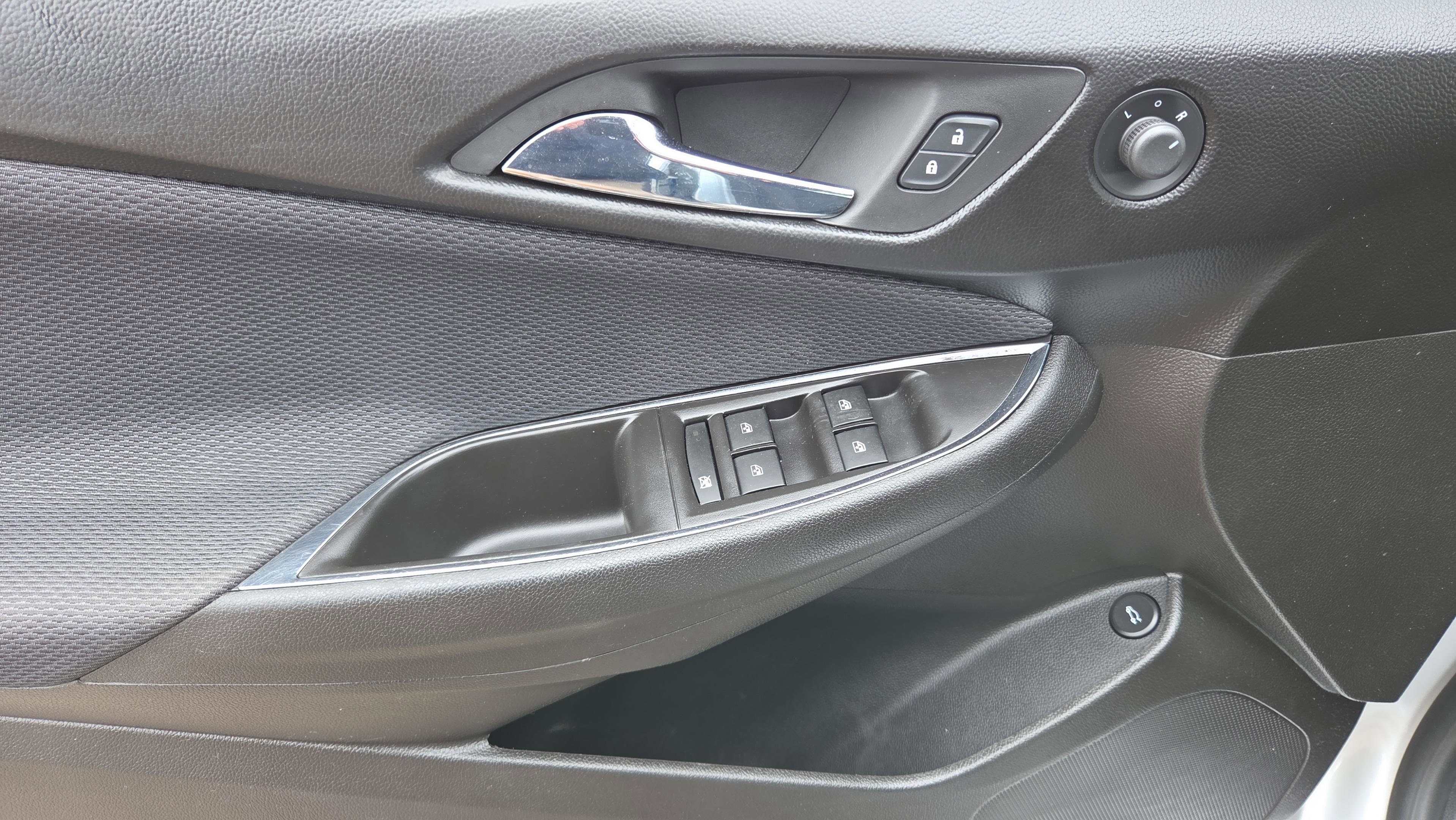 Used 2018 Chevrolet Cruze LS image 26