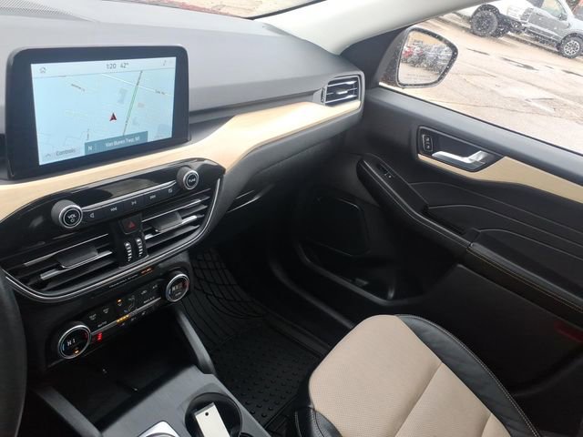 Certified 2021 Ford Escape Titanium w/ Titanium Elite Package image 26