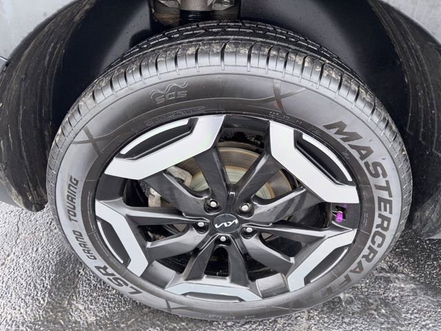 Used 2023 Kia Telluride S image 30