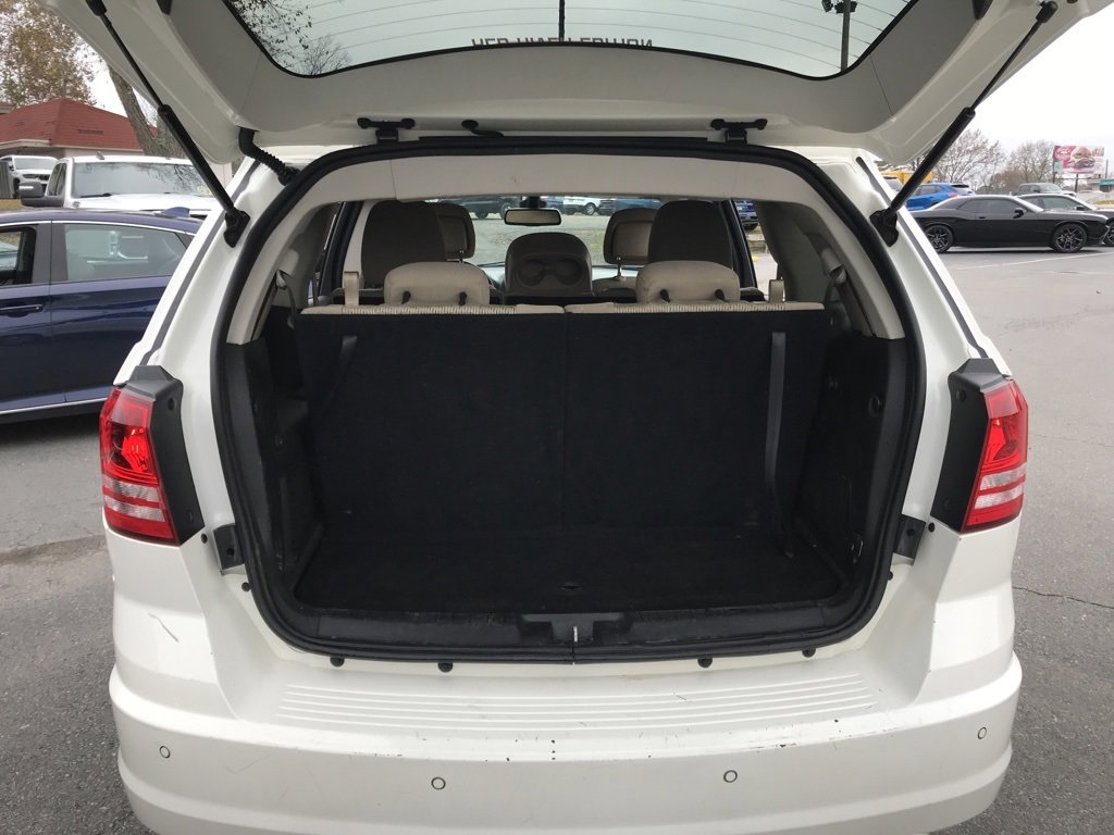 Used 2020 Dodge Journey SE image 4