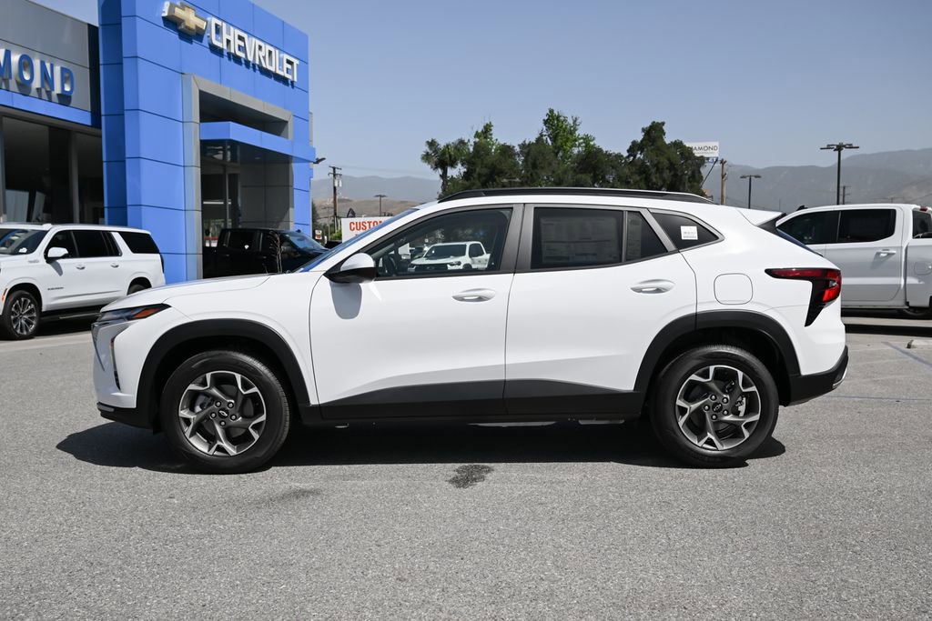 New 2026 Chevrolet Trax LT w/ LPO, Blackout Package FWD image 7