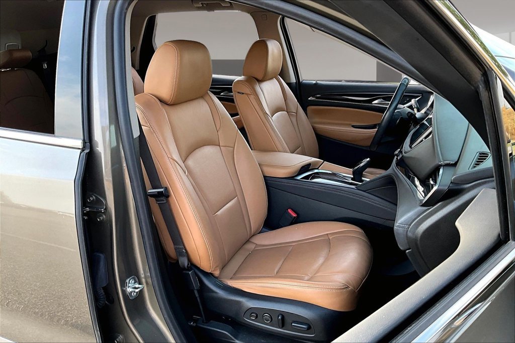 Used 2020 Buick Enclave Premium w/ Surround and Sites Package FWD image 7