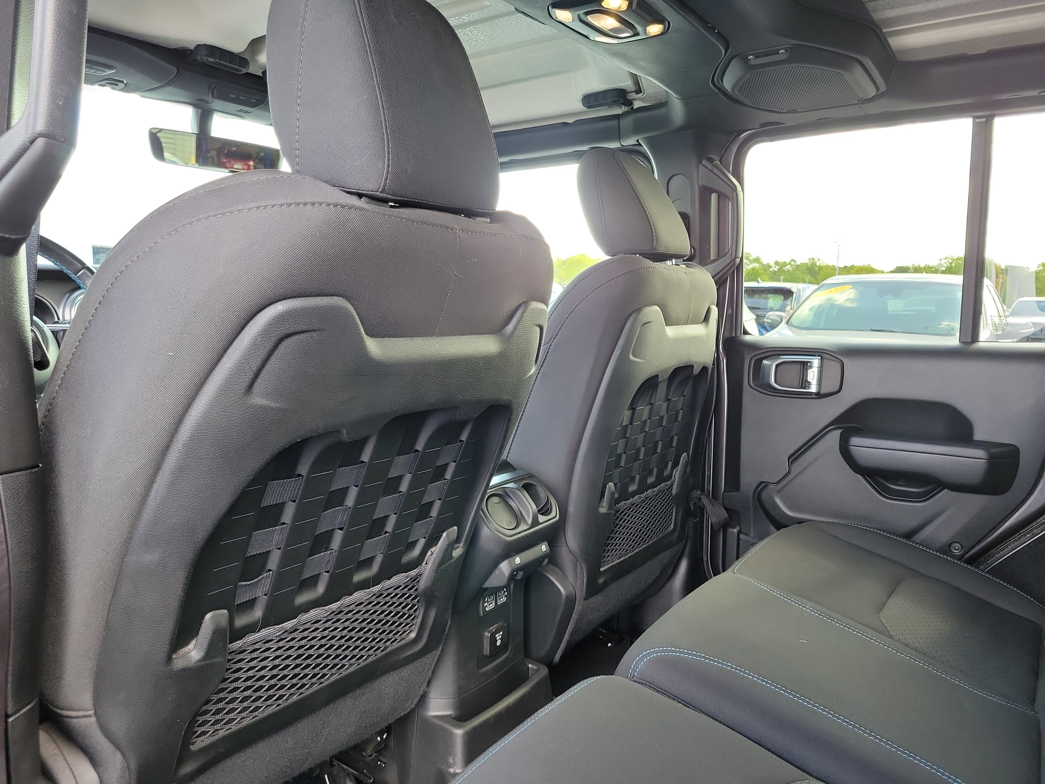 Used 2022 Jeep Wrangler Unlimited Rubicon image 14