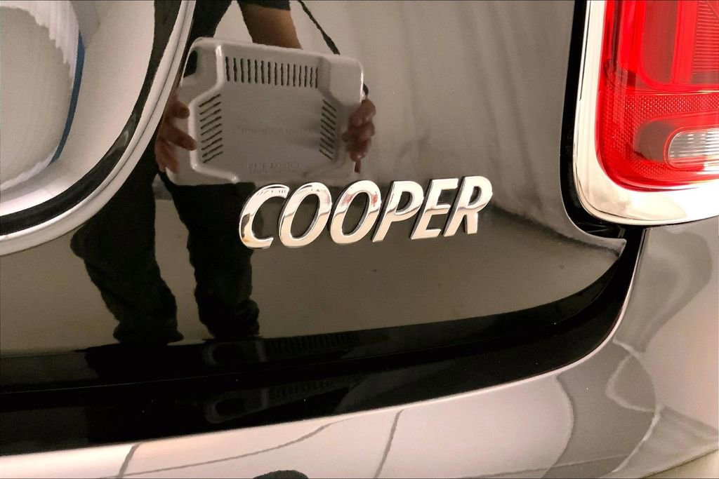 Certified 2024 MINI Cooper 2-Door Hardtop image 7