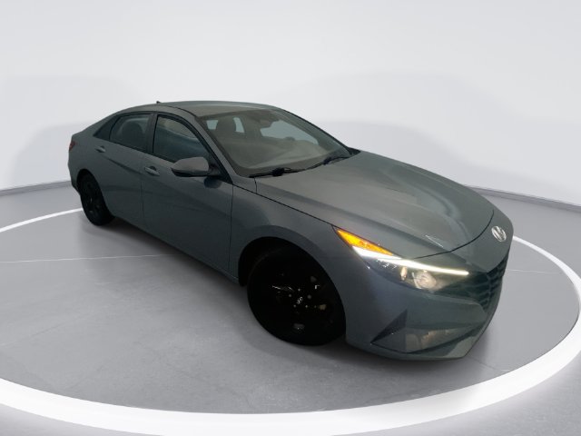 Used 2022 Hyundai Elantra SEL w/ Preferred Accessory Package