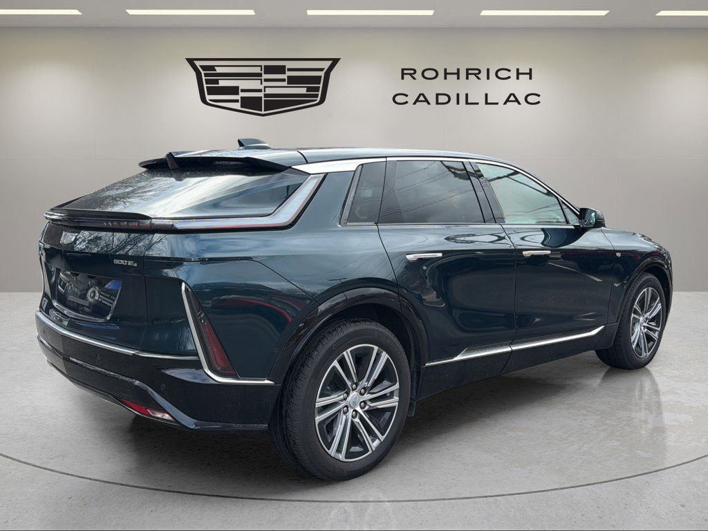 Certified 2025 Cadillac Lyriq Luxury AWD/4WD image 10