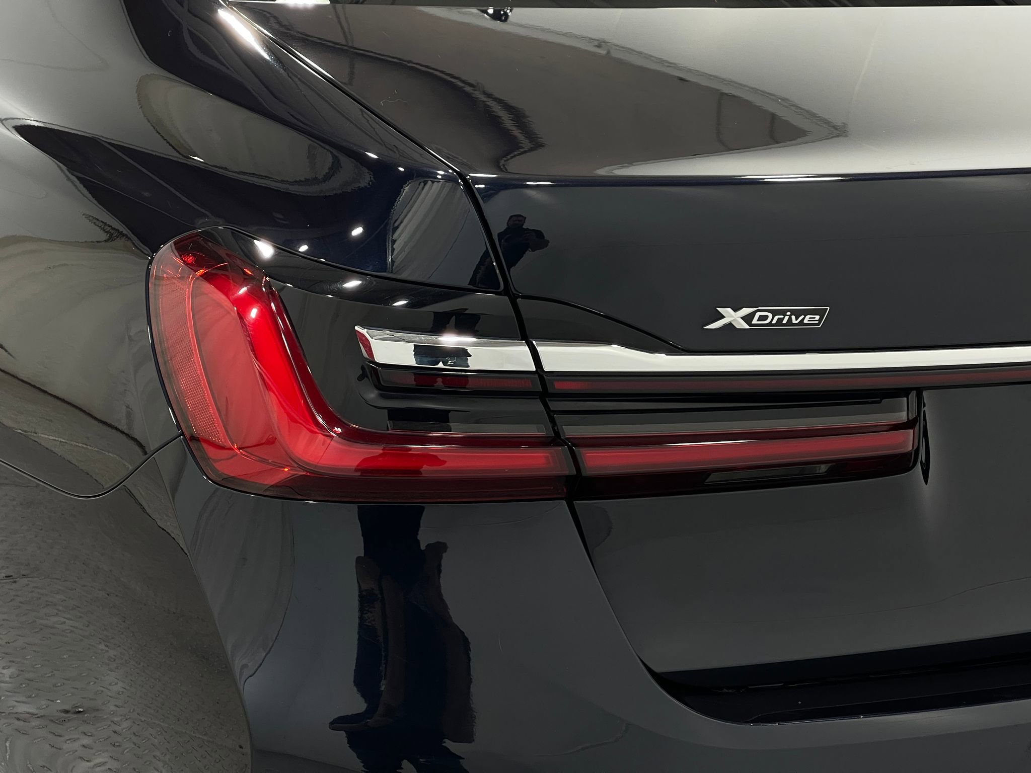 Used 2021 BMW 750i xDrive w/ Executive Package image 34