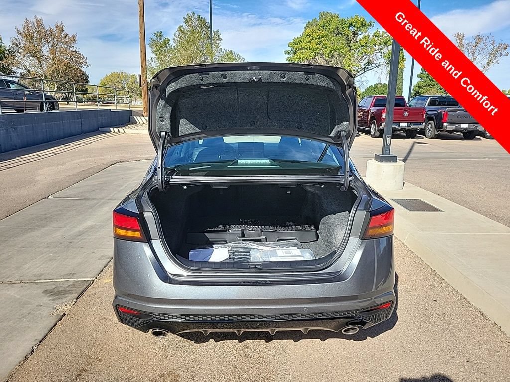 New 2025 Nissan Altima 2.5 SR w/ SR Premium Package FWD image 13