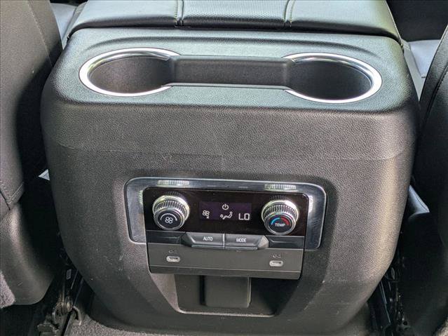 Used 2023 GMC Yukon SLT AWD/4WD image 18