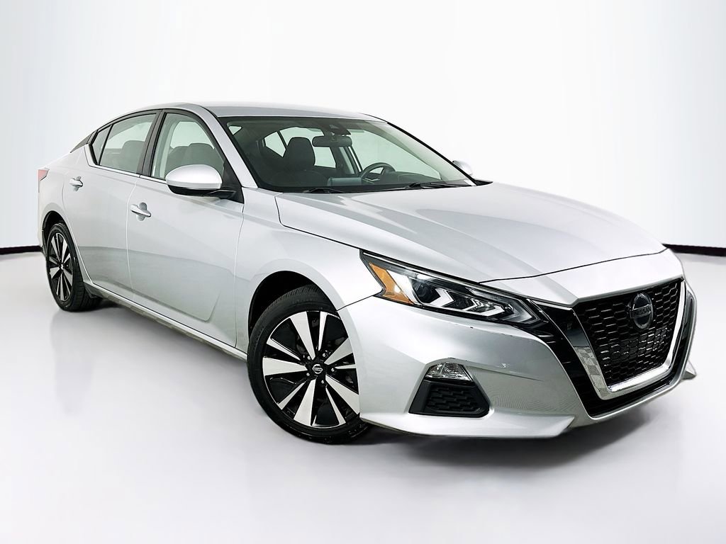 Used 2021 Nissan Altima 2.5 SV image 1