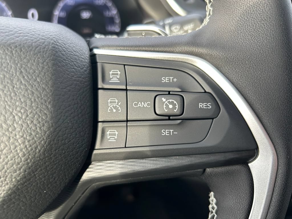 New 2025 Jeep Grand Cherokee Altitude AWD/4WD image 12
