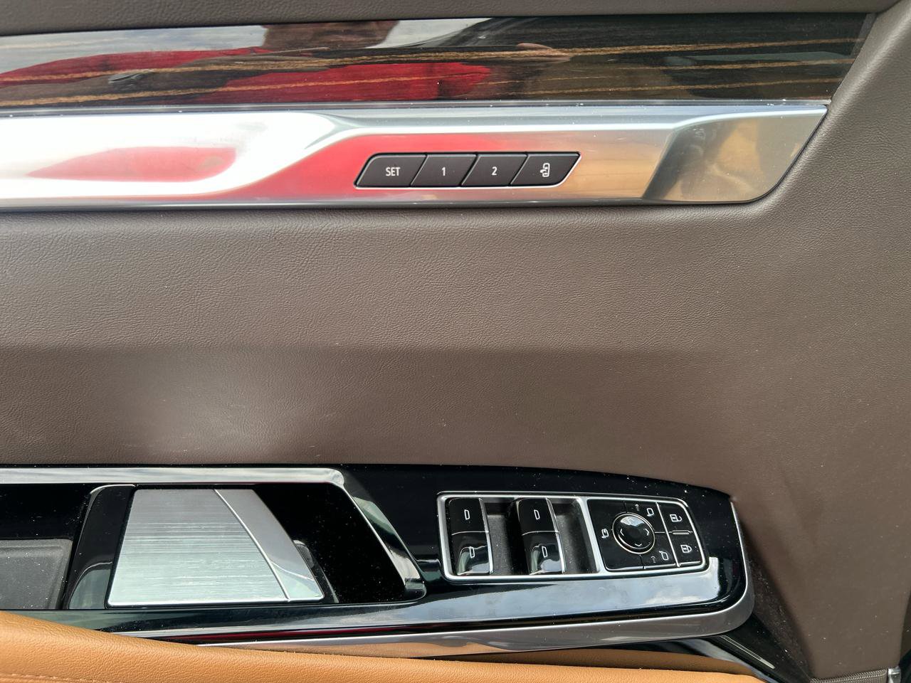 Used 2025 Cadillac Escalade Premium Luxury w/ Touring Package image 15