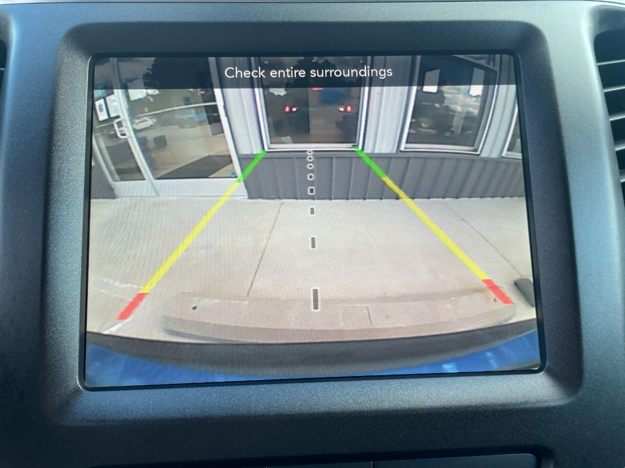 Used 2019 Jeep Cherokee Trailhawk w/ Cold Weather Group image 36