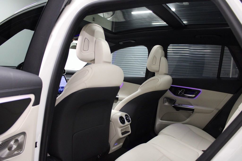 Used 2024 Mercedes-Benz GLC 300 image 35
