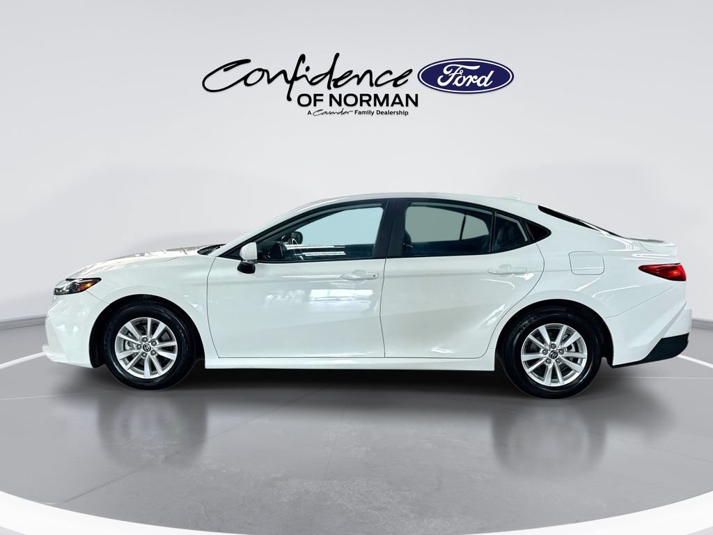 Used 2025 Toyota Camry LE FWD image 5