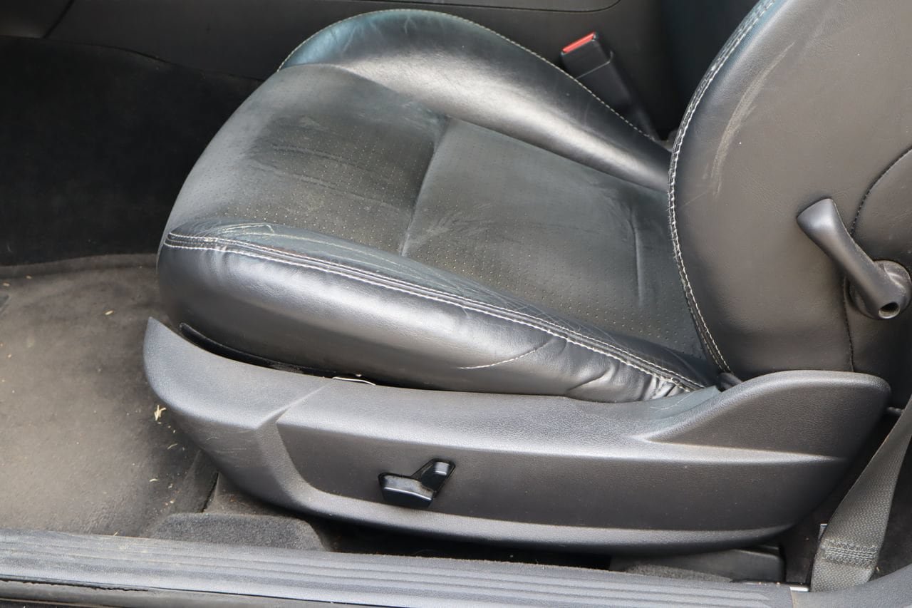 Used 2009 Dodge Challenger SRT8 w/ SRT Option Group II RWD image 15