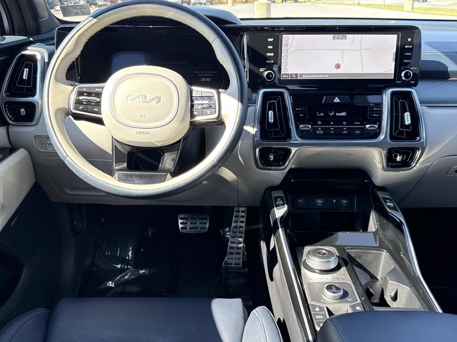 Used 2023 Kia Sorento SX Prestige image 2