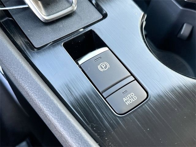 Used 2025 Nissan Rogue SV image 16