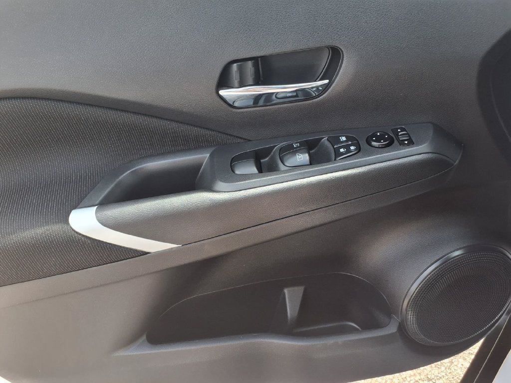 Used 2023 Nissan Kicks SV FWD image 16