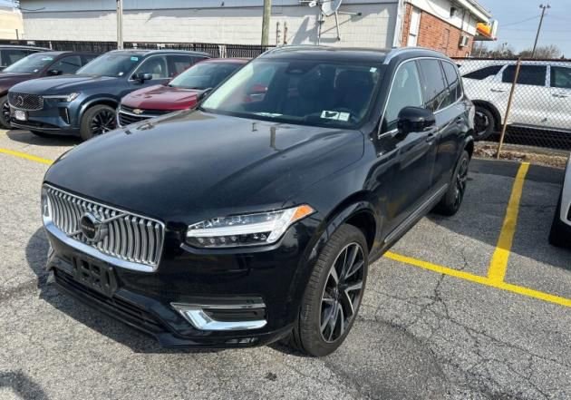 Used 2023 Volvo XC90 B5 Plus w/ Protection Package Premier AWD/4WD image 1