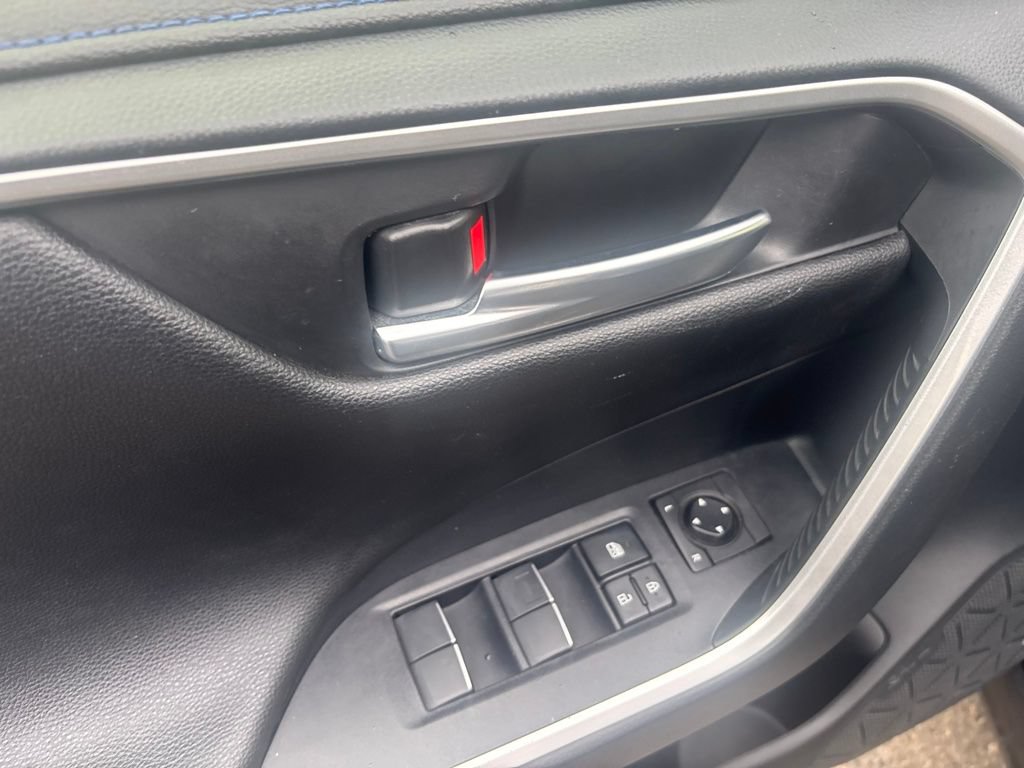 Used 2019 Toyota RAV4 XSE w/ XSE Weather Package AWD/4WD image 14