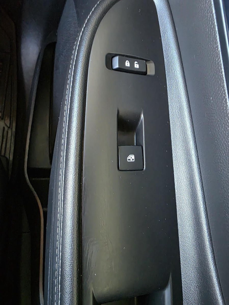 Used 2019 Buick Encore Preferred AWD/4WD image 19