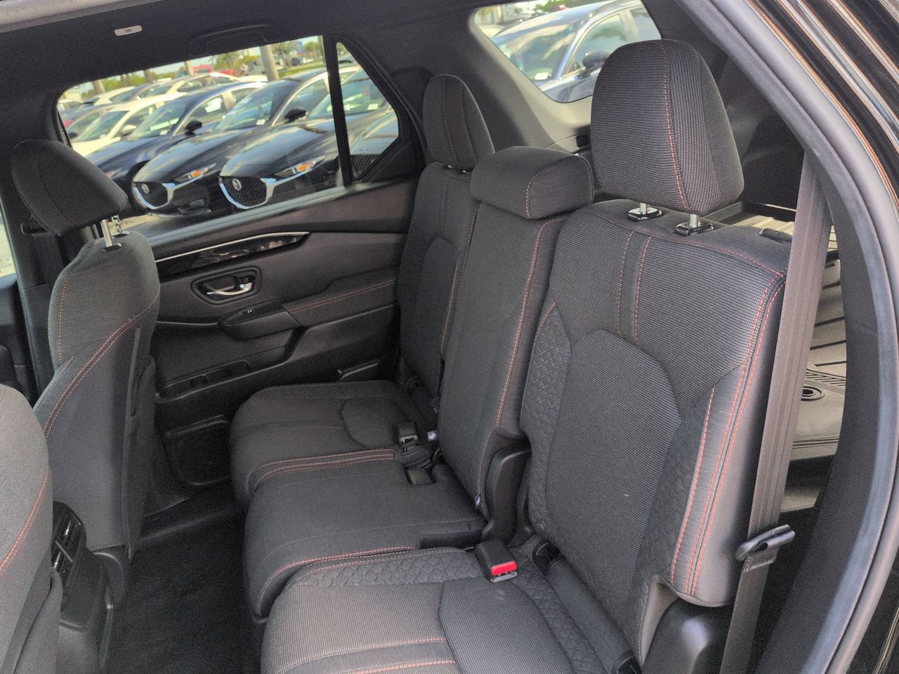 Used 2025 Honda Pilot Sport image 14