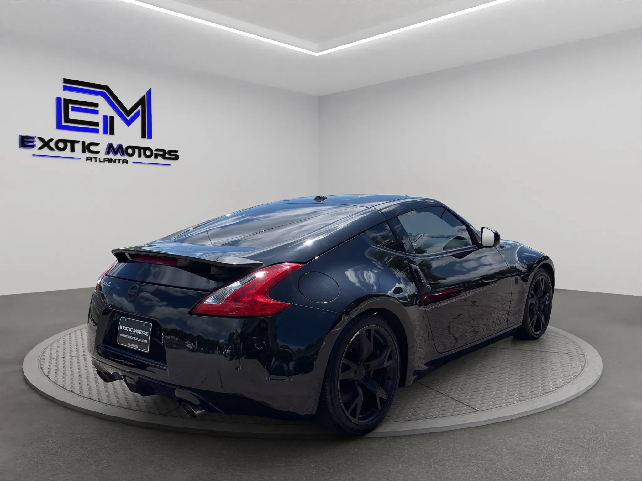 Used 2010 Nissan 370Z Touring w/ Sport Pkg RWD image 5