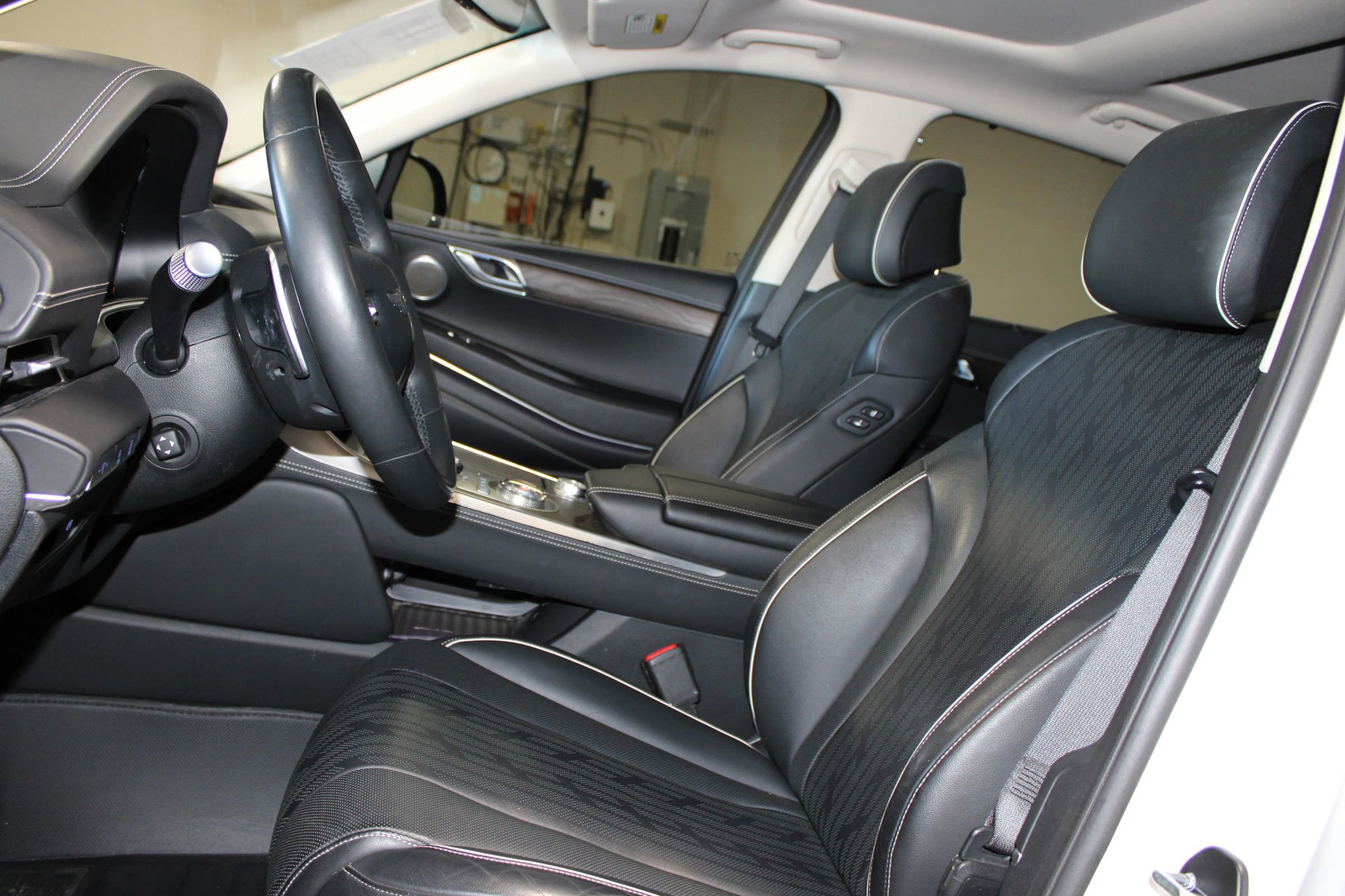 Used 2023 Genesis GV80 2.5T w/ Advanced Package AWD/4WD image 28