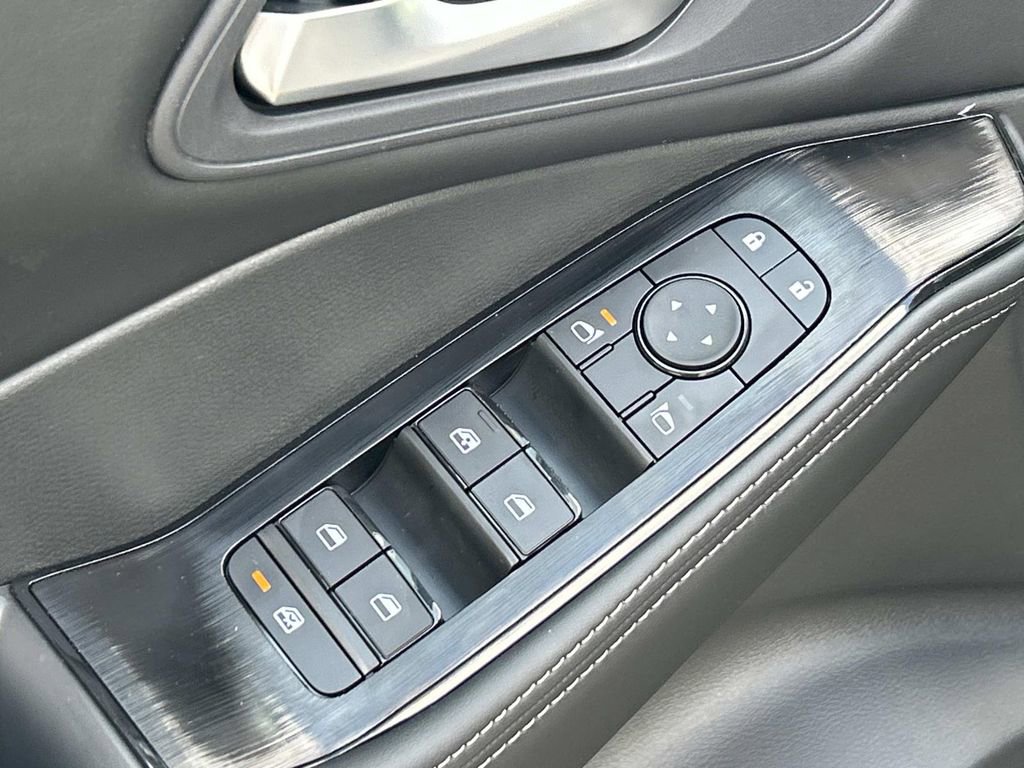 New 2026 Nissan Rogue SV FWD image 18