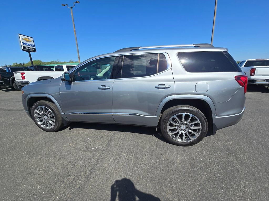 Used 2023 GMC Acadia Denali w/ Denali Ultimate Package AWD/4WD image 7