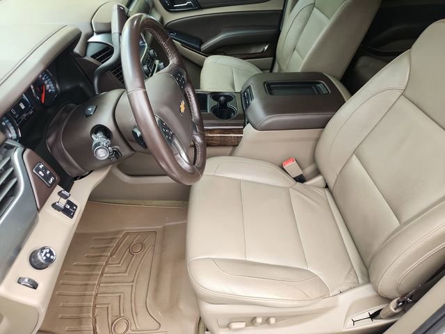 Used 2018 Chevrolet Suburban LT w/ LT Signature Package RWD image 19