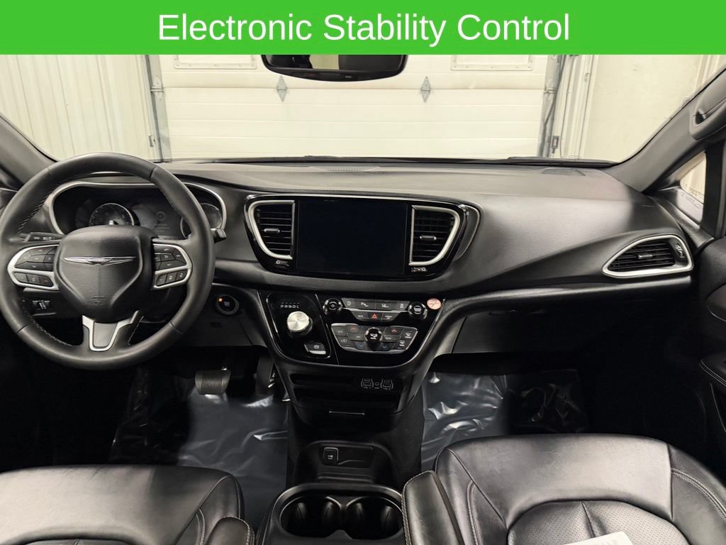 Used 2025 Chrysler Pacifica Select FWD image 23