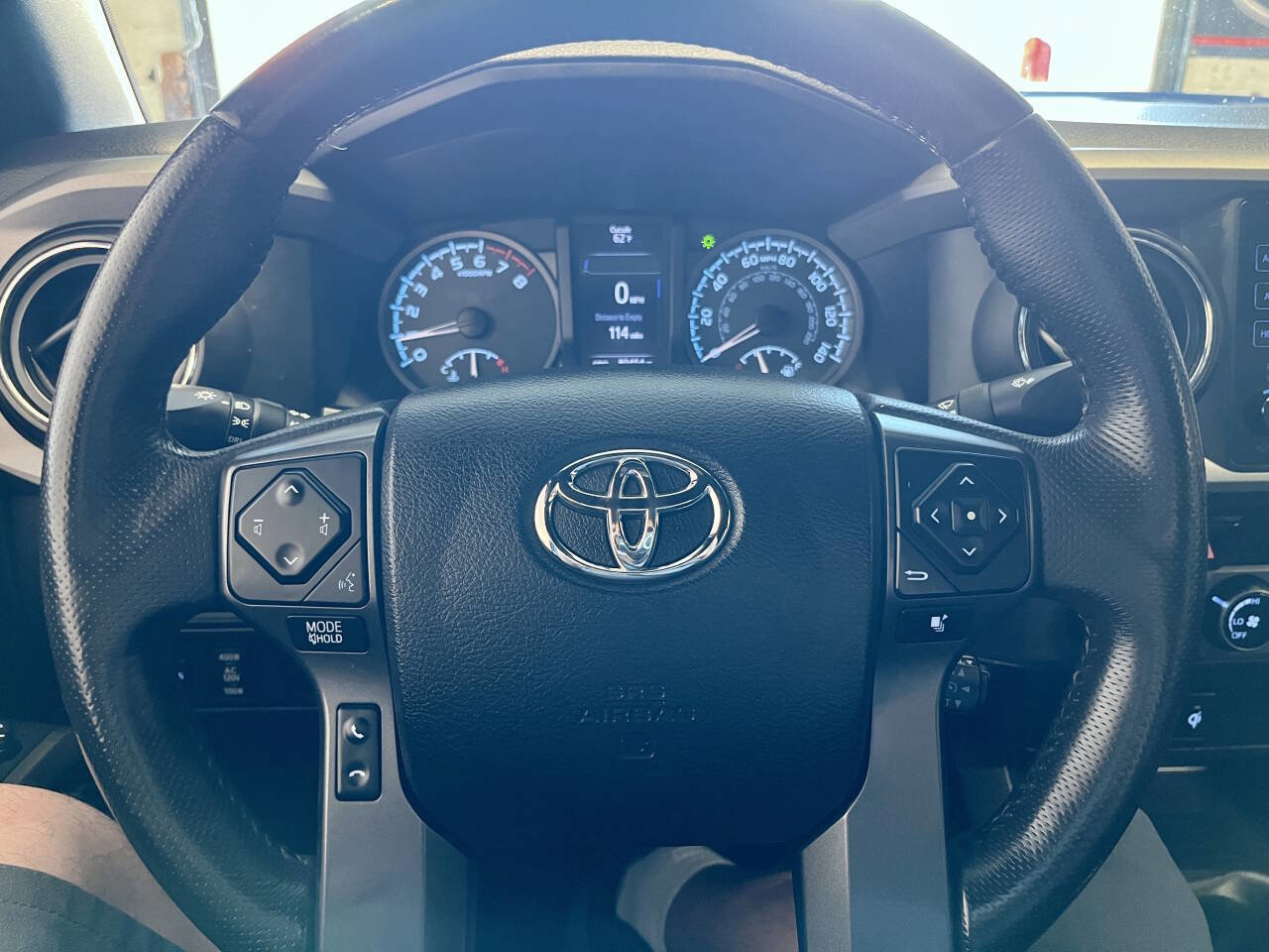 Used 2016 Toyota Tacoma TRD Sport image 10