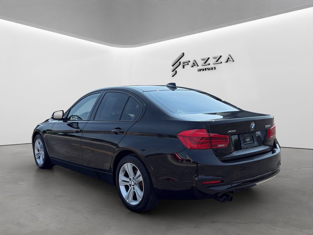 Used 2016 BMW 328i xDrive Sedan AWD/4WD image 9